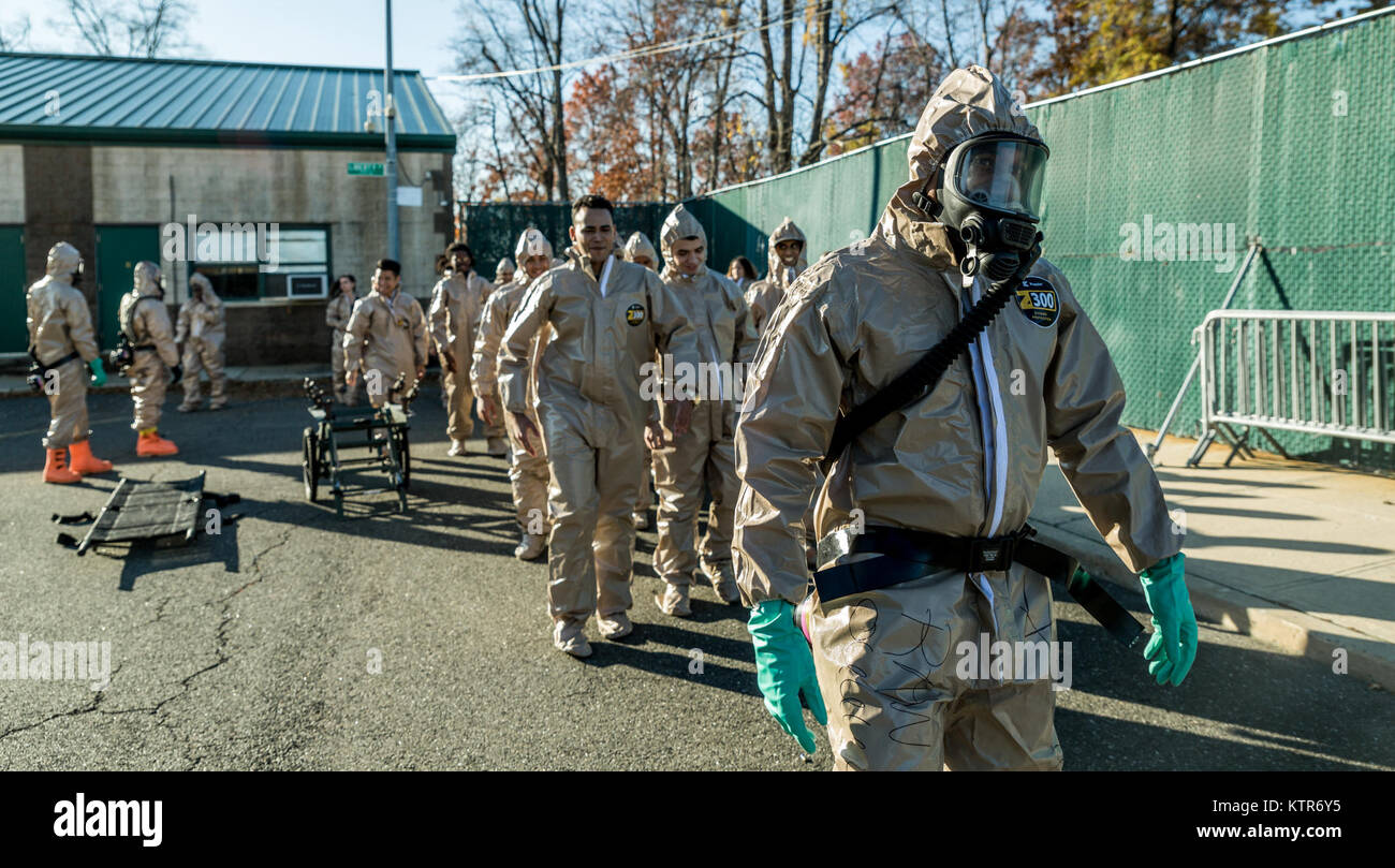 Soldiers assigned to the 222nd Chemical Company, New York Army National ...