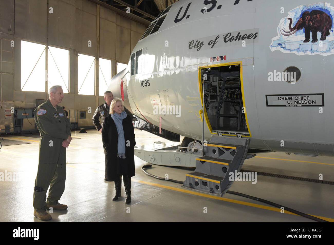 Col Shawn Clouthier, Commander 109th Airlift Wing, Stratton Air ...