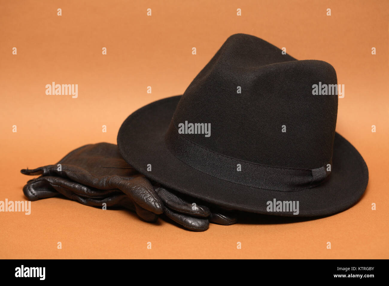 Retro felt hat hi-res stock photography and images - Alamy