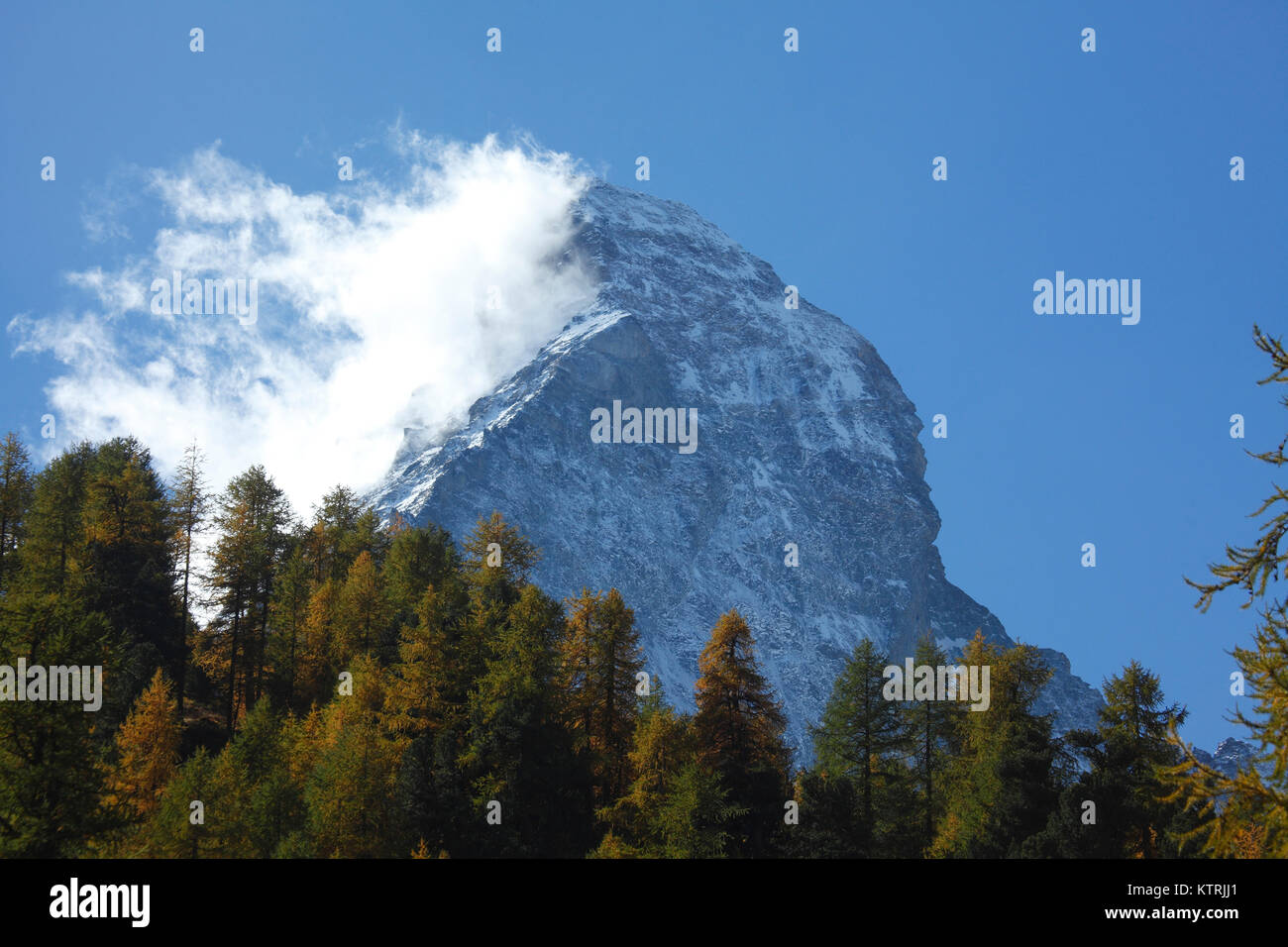 Stafelalp, Matterhorn mit Wolken und Nordwand, Zermatt, Schweiz I  Stafelalp, Matterhorn, Zermatt, Switzerland Stock Photo