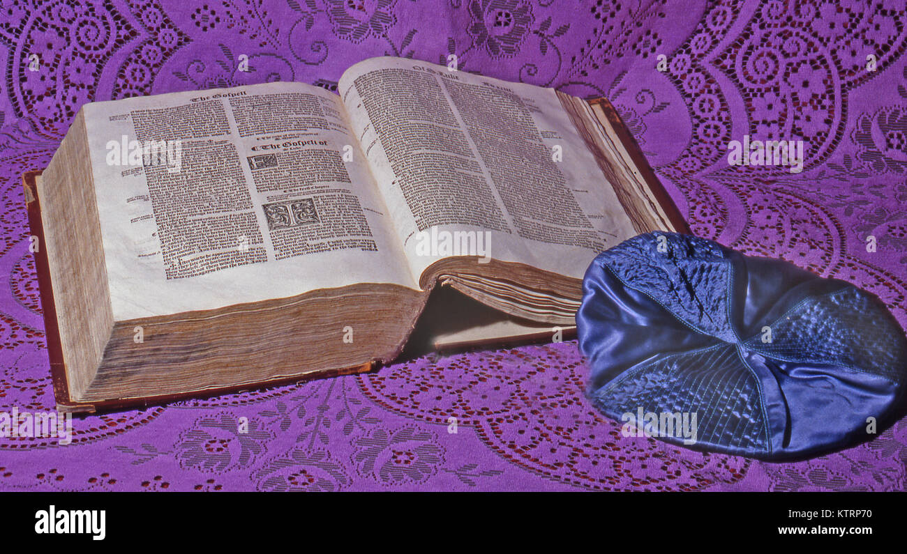 1560 Geneva Bible English translation Stock Photo