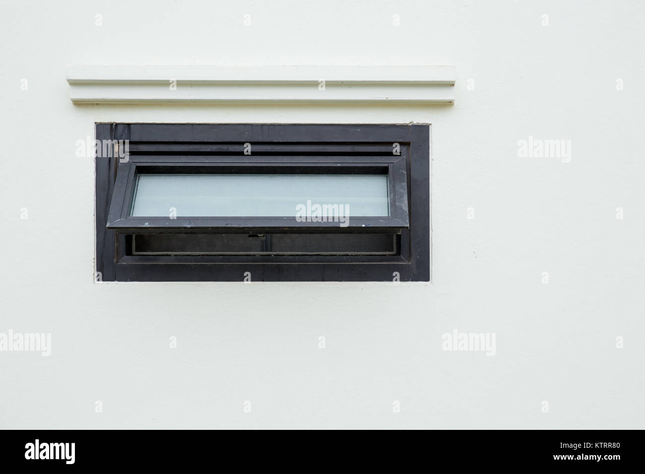 Bathroom Ventilation Window High Resolution Stock Photography And Images Alamy