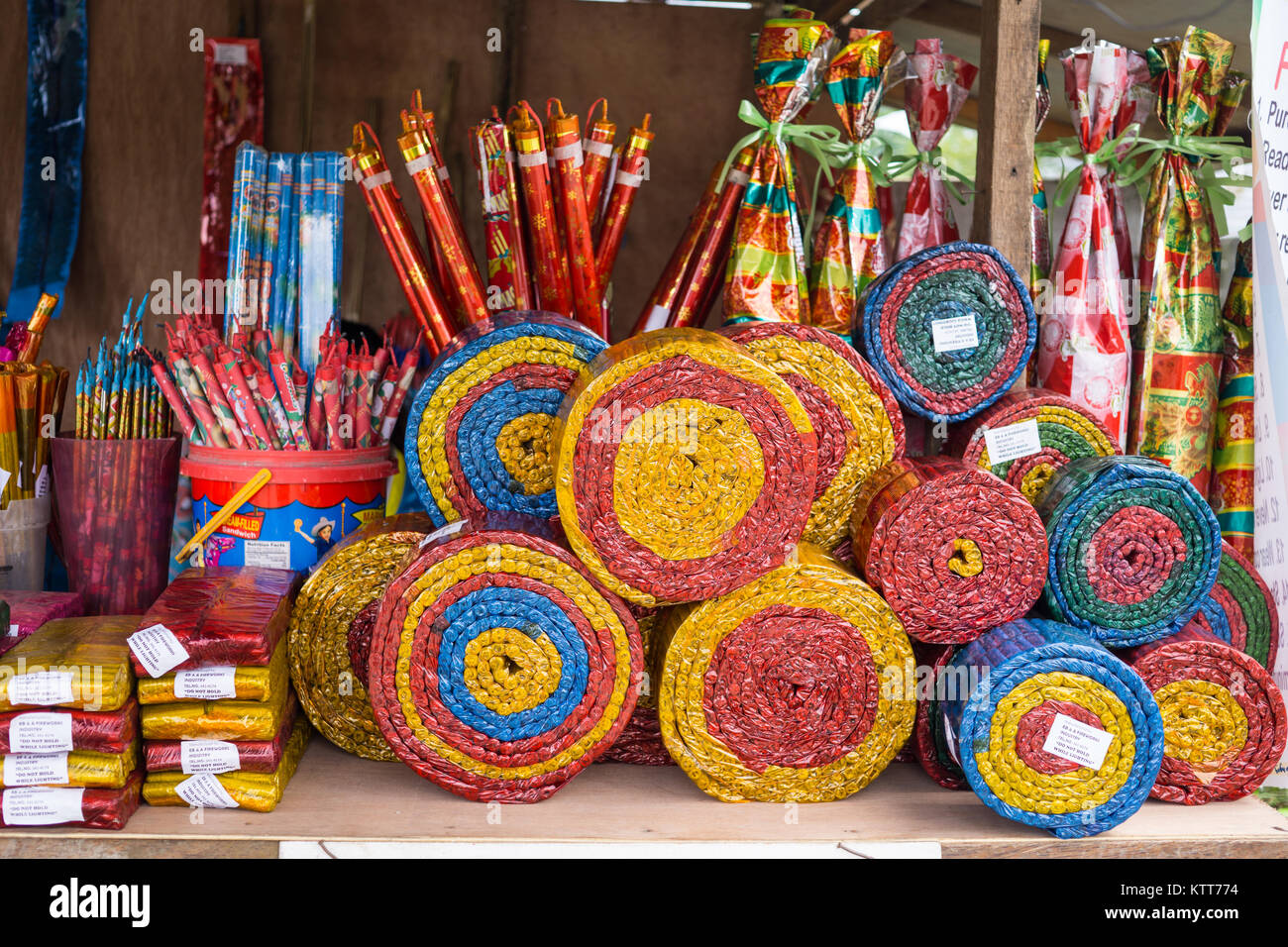 Selling firecrackers hires stock photography and images Alamy
