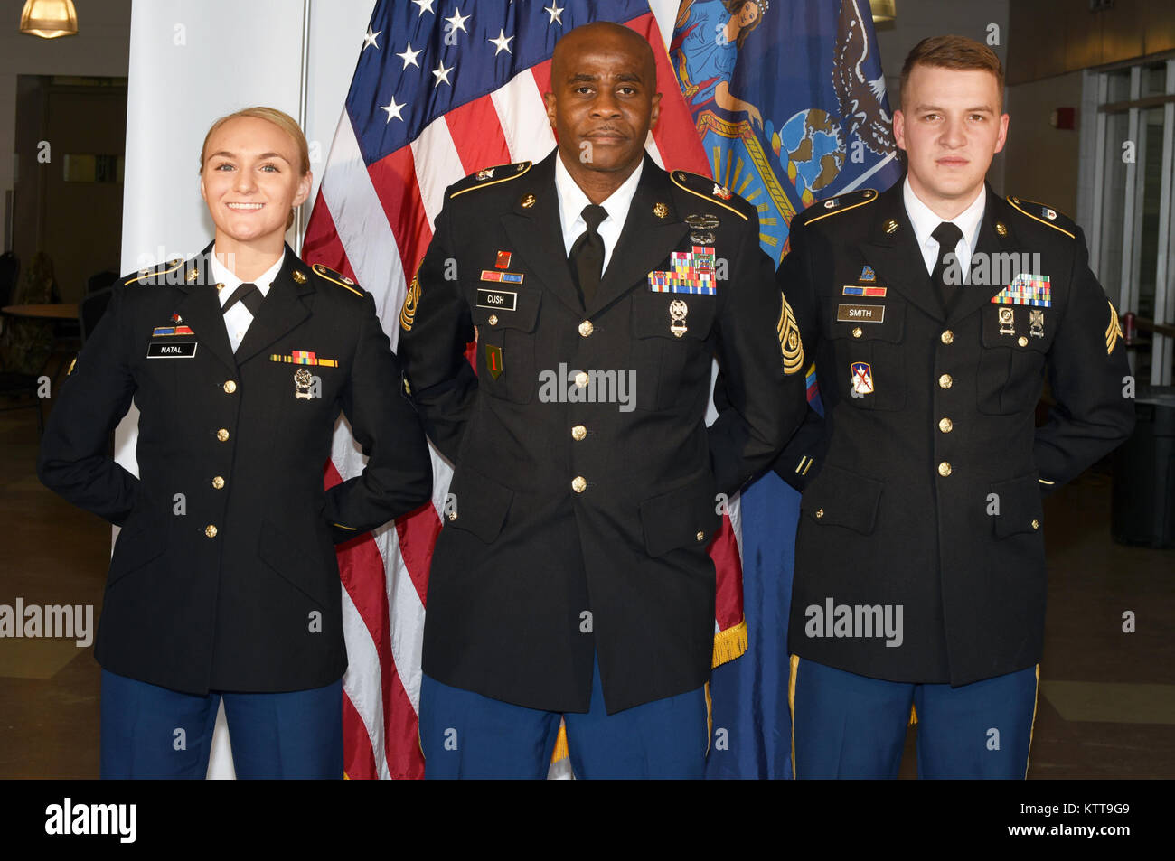 New York Army National Guard Soldiers pose for pictures in their Army ...