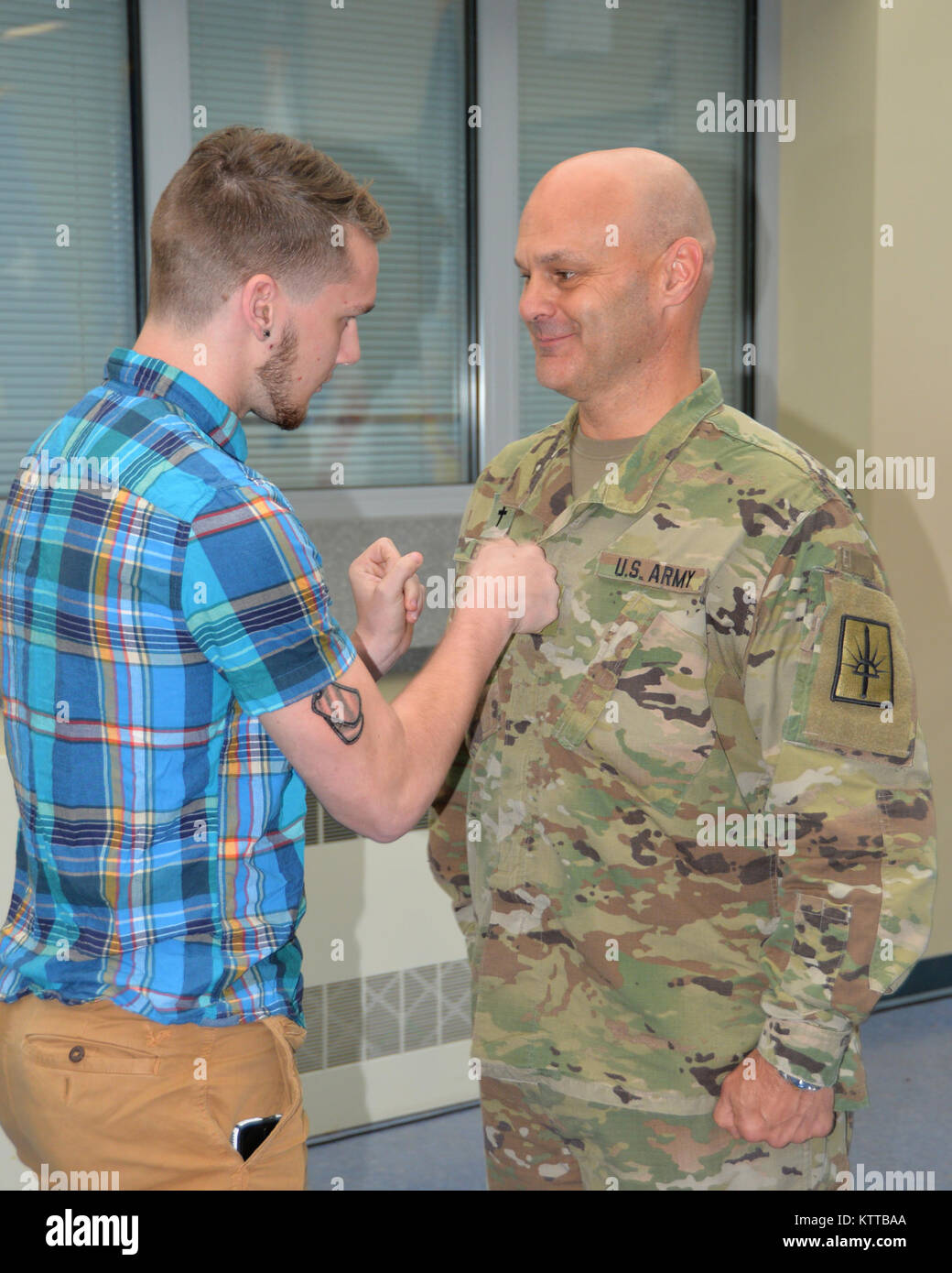 U.S. Army National Guard Soldier, Lt. Col Scott Ehler, a Chaplain with ...