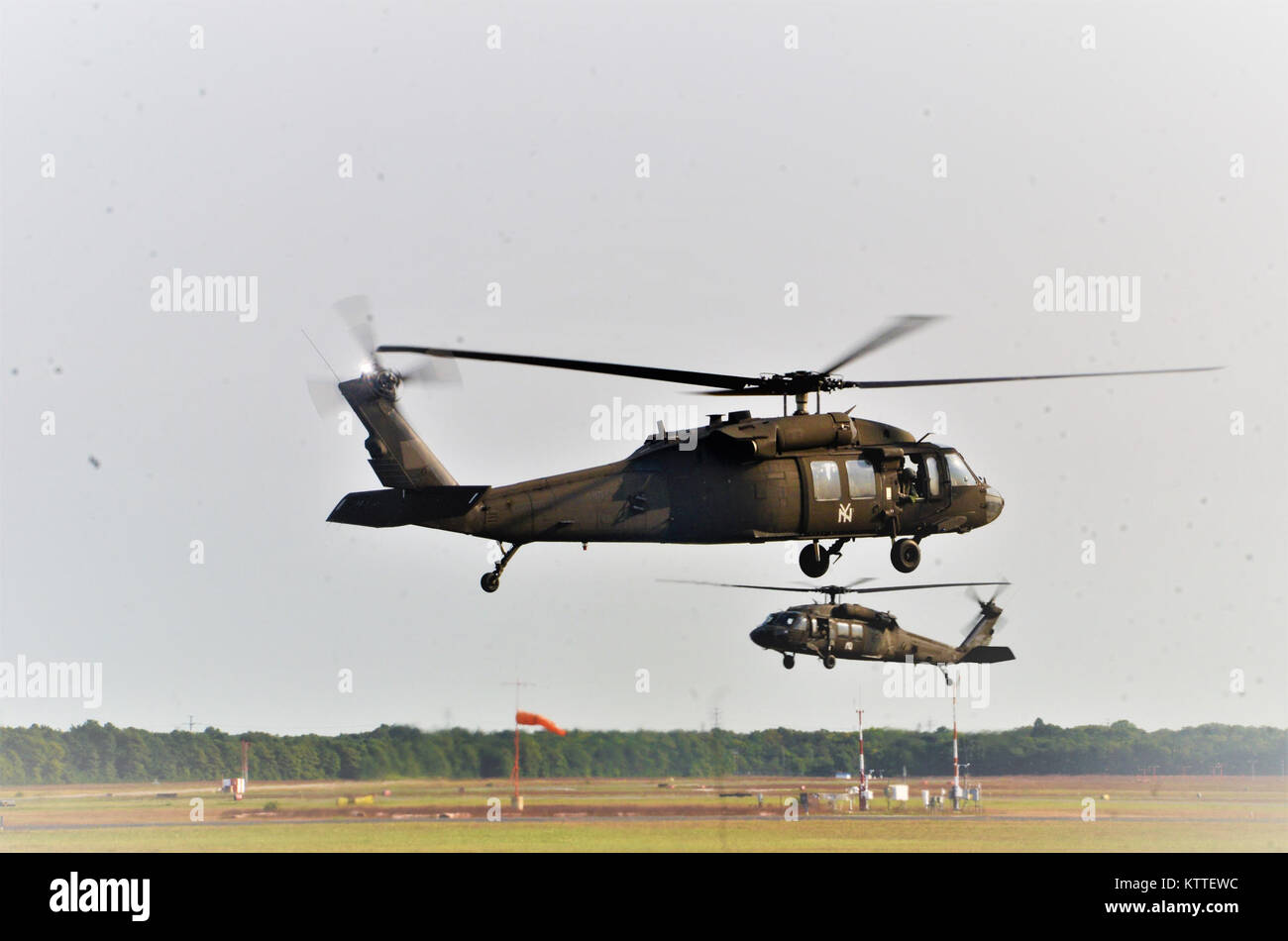 Ronkonkoma, NY Aircrews of the New York Army National Guard’s Company