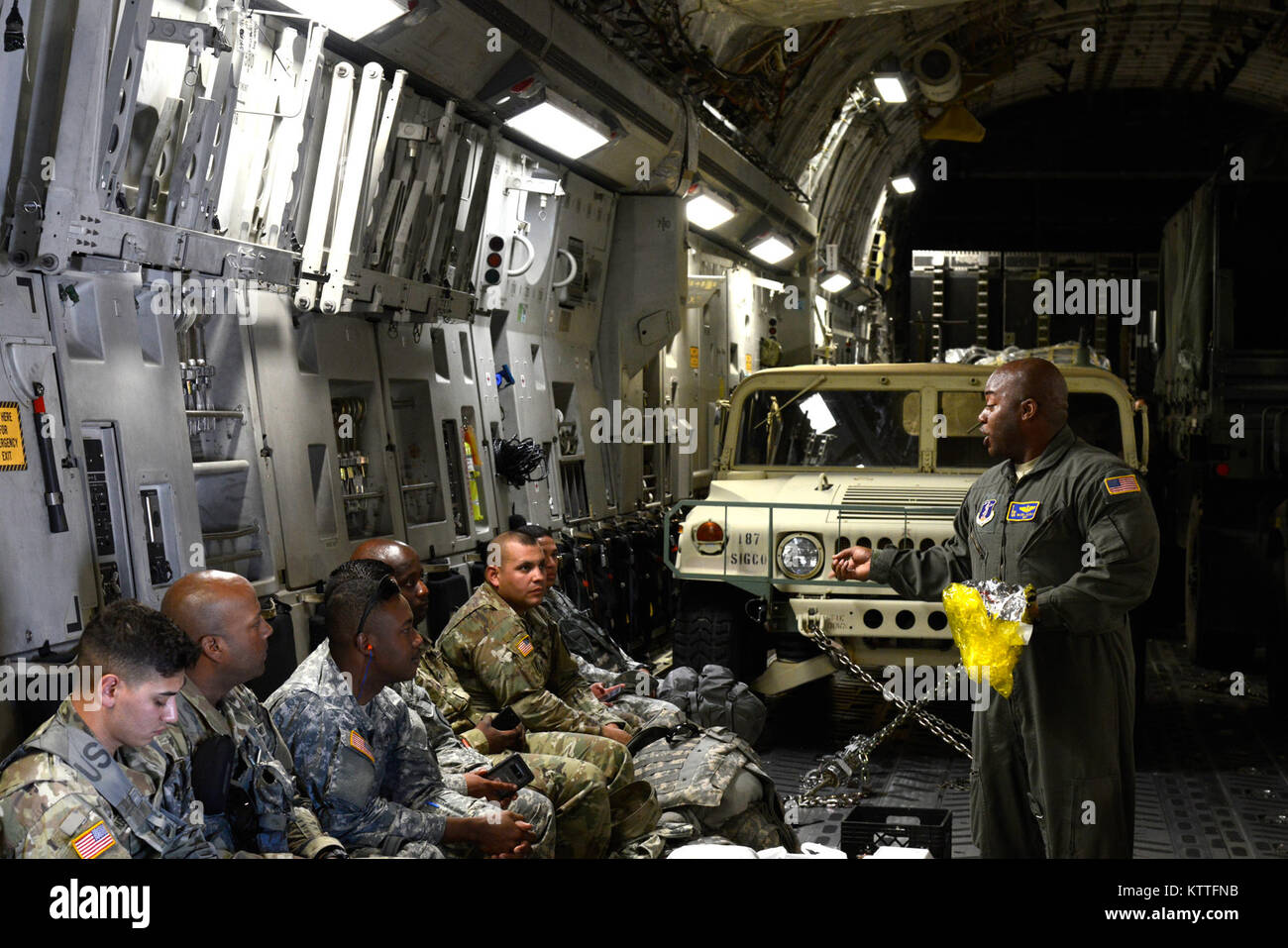 Soldiers assigned to the New York Army National Guard’s 442 Military ...