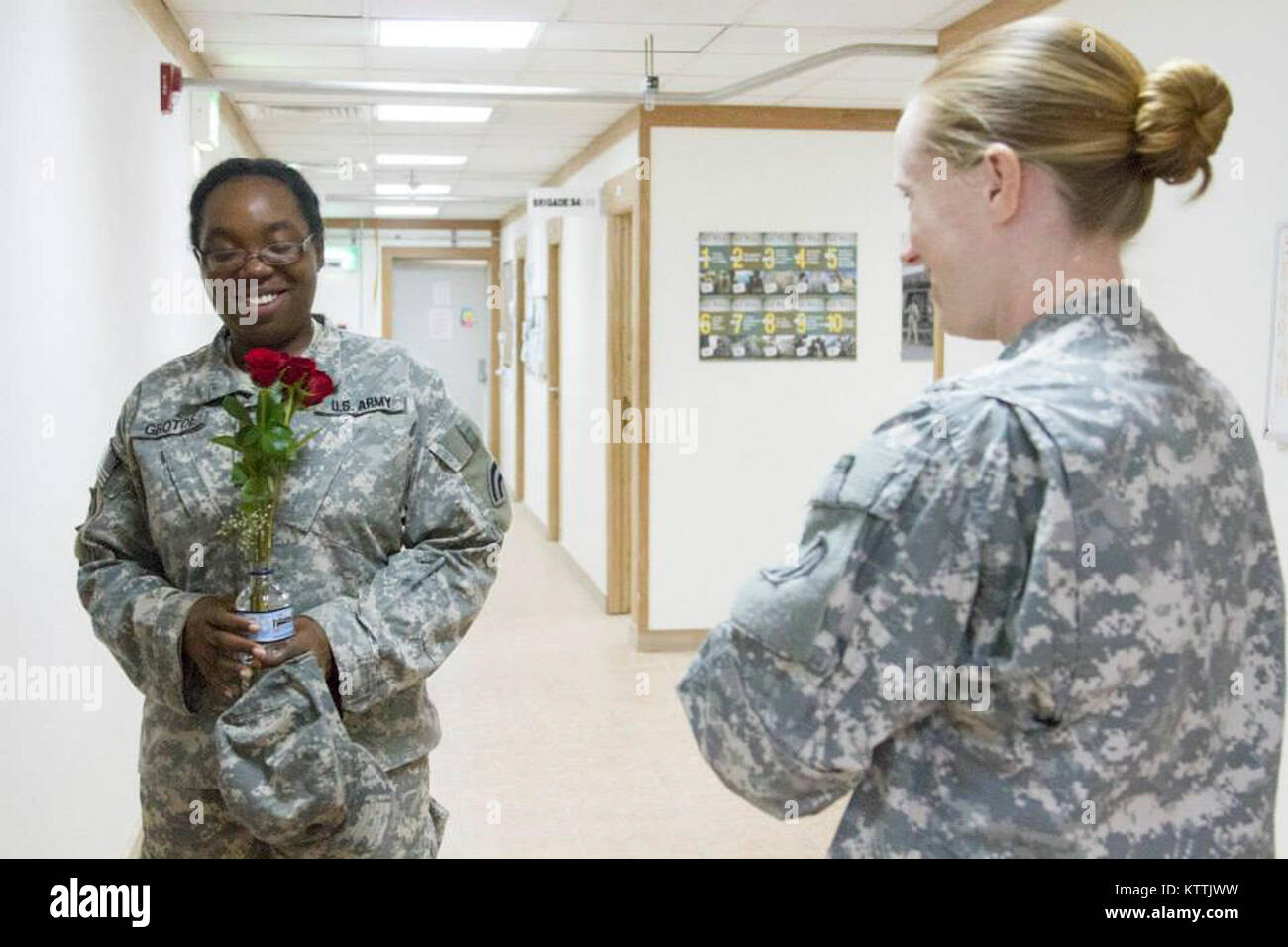 U.S. Army National Guard personnel daily duties and life. Working ...