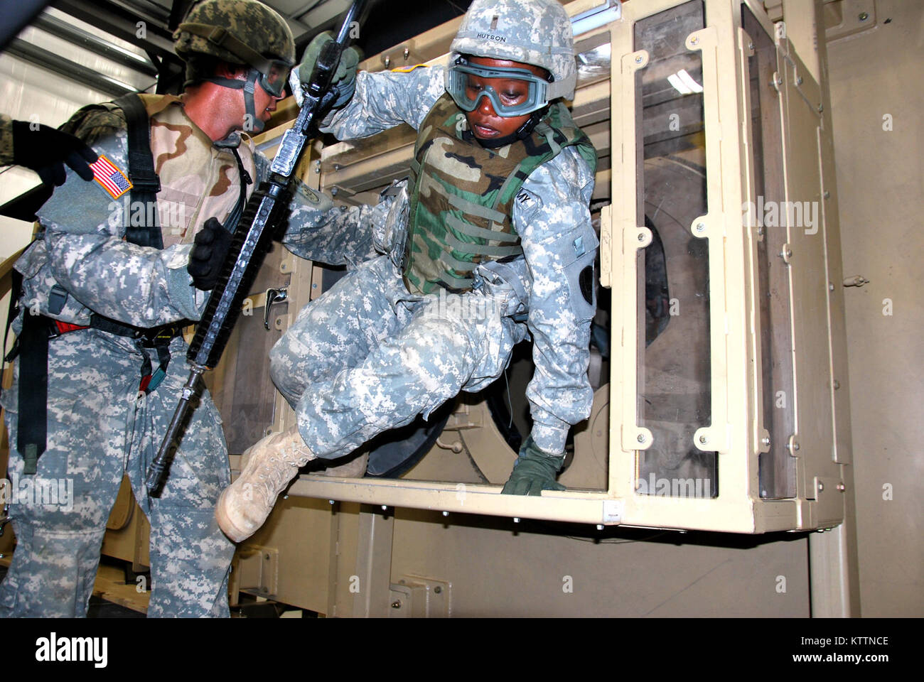 U.S. Army National Guard personnel daily duties and life. Working ...