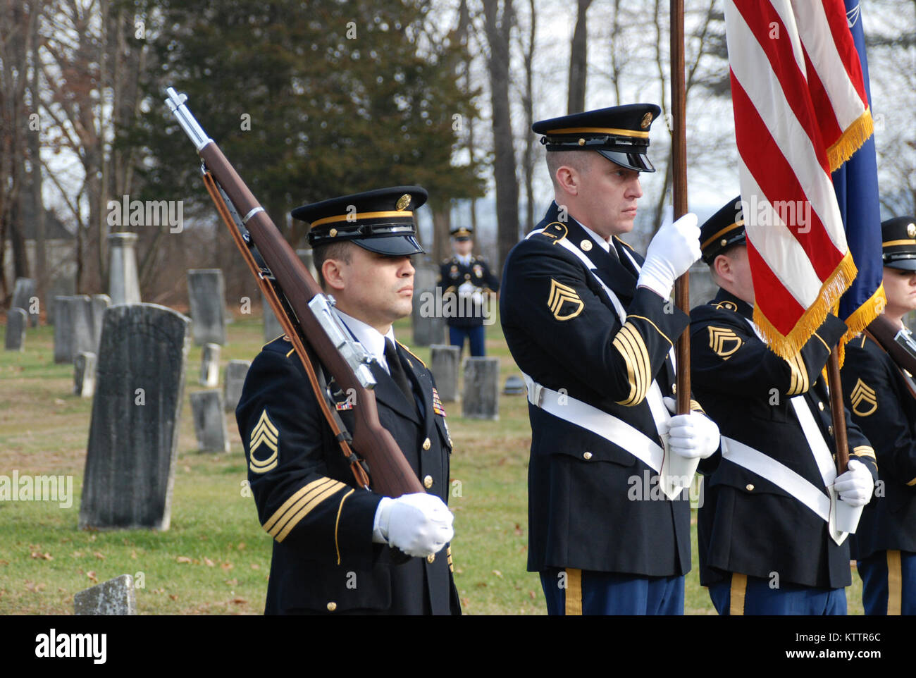KINDERHOOK, N.Y. New York National Guard Soldiers render honors at