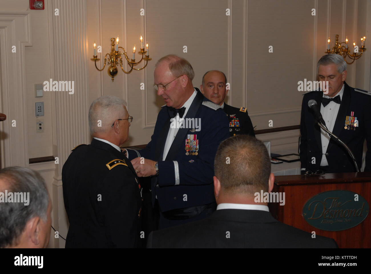 U.S. Army National Guard personnel daily duties and life. Working ...