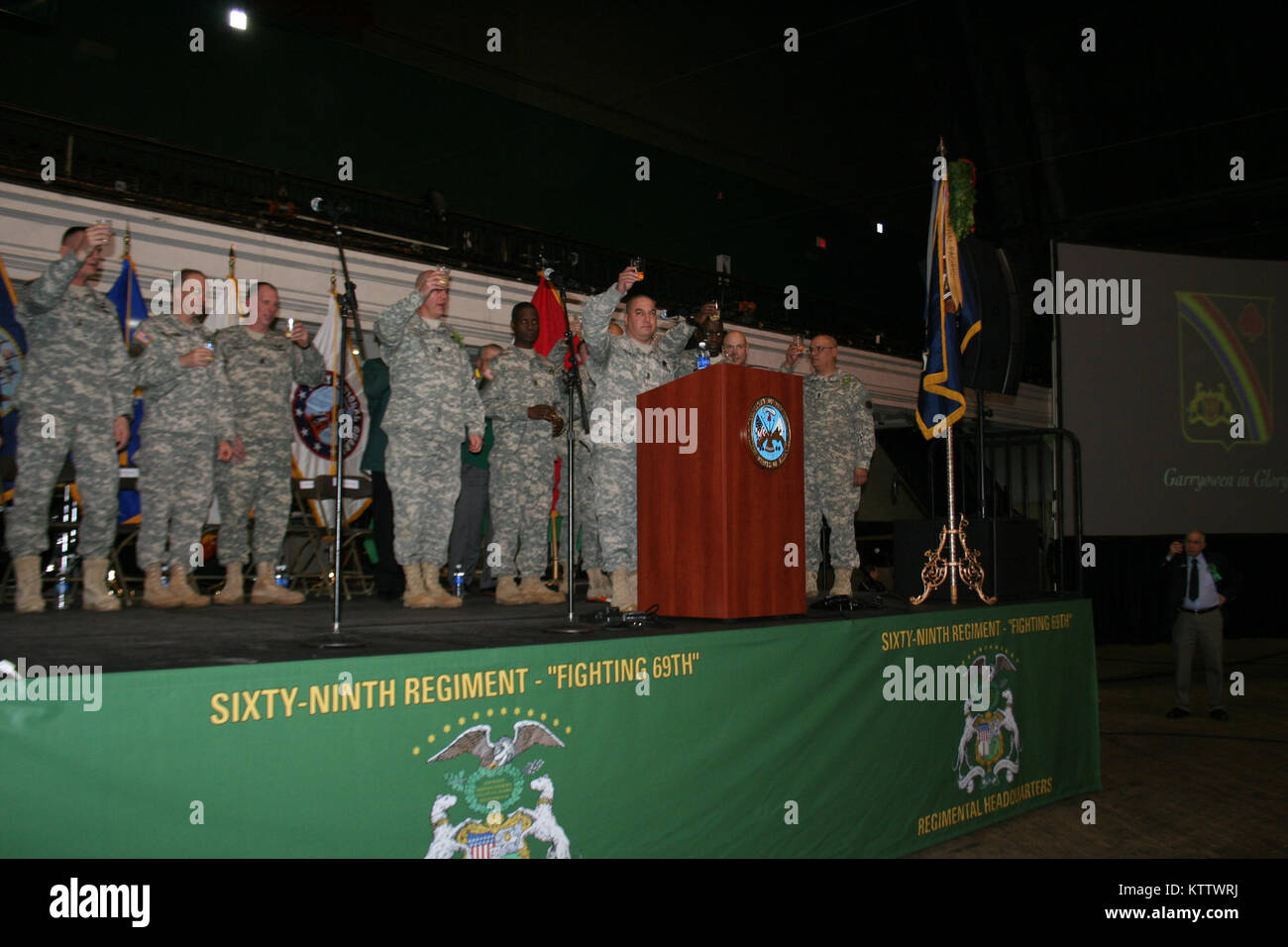 U.S. Army National Guard personnel daily duties and life. Working ...