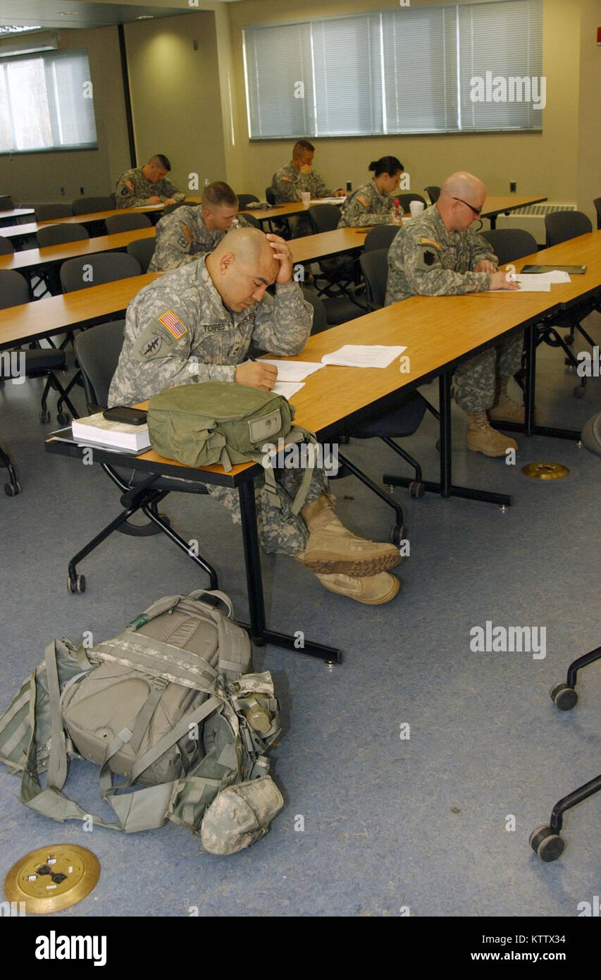 U.S. Army National Guard personnel daily duties and life. Working ...