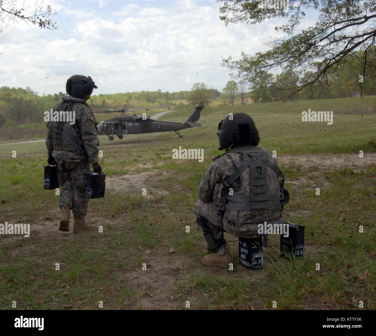 FORT A.P. HILL, Va. Aviation Soldiers from 3rd Battalion, 142nd