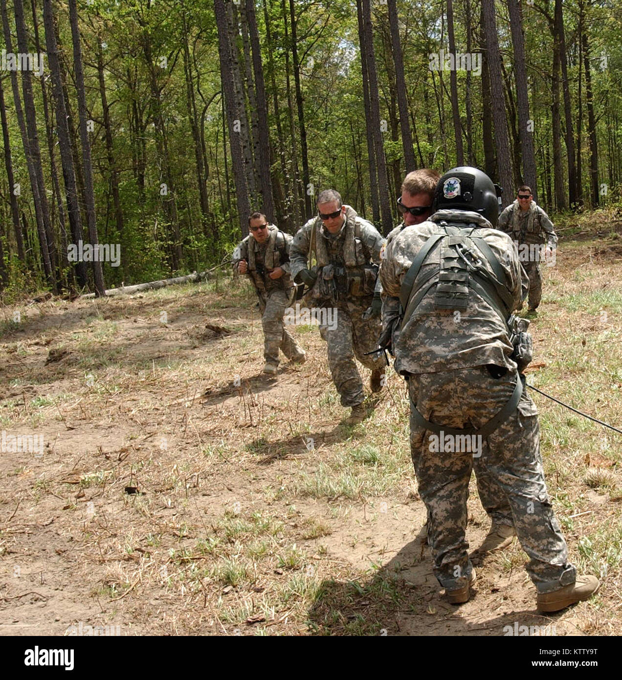 FORT A.P. HILL, Va. Aviation Soldiers from 3rd Battalion, 142nd