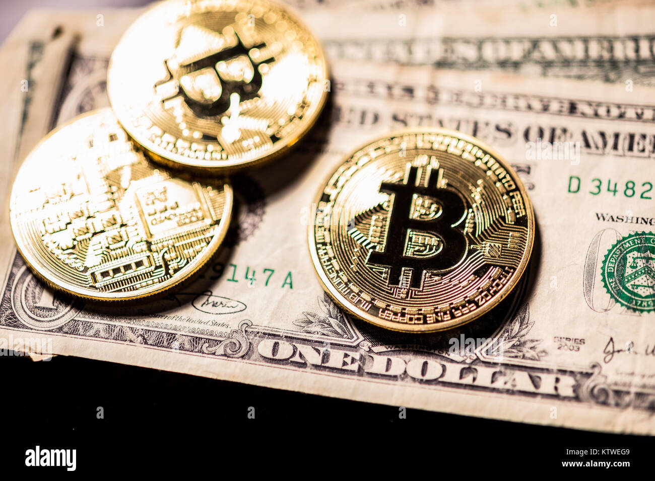 Dollar vs btc hi-res stock photography and images - Alamy