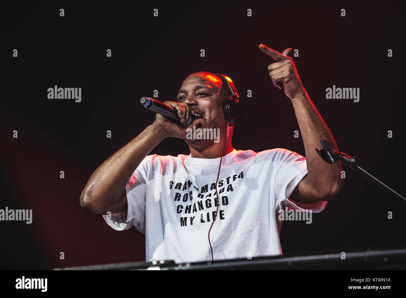 Dj boogie blind hi-res stock photography and images - Alamy