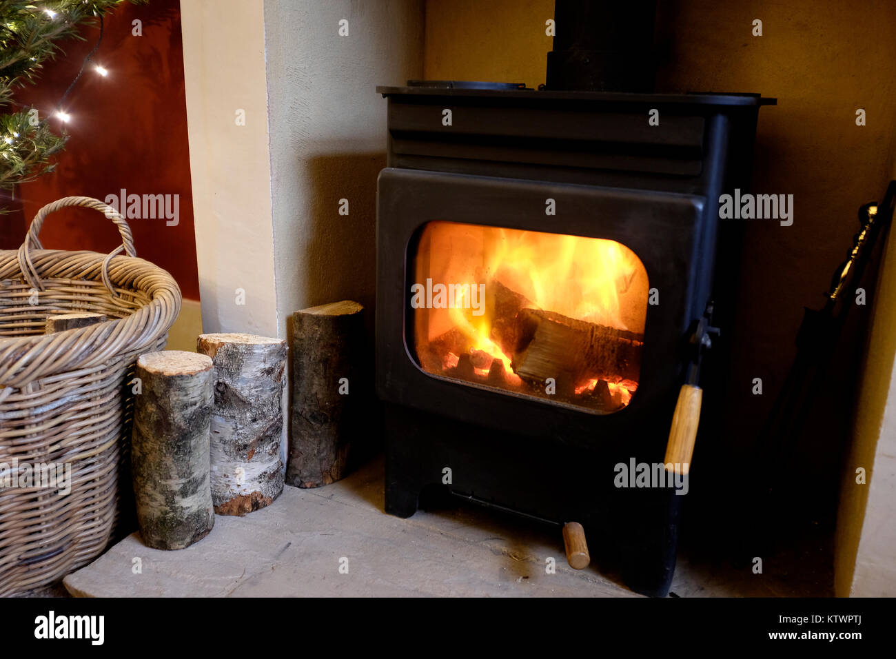 Wood burning stove england hires stock photography and images Alamy