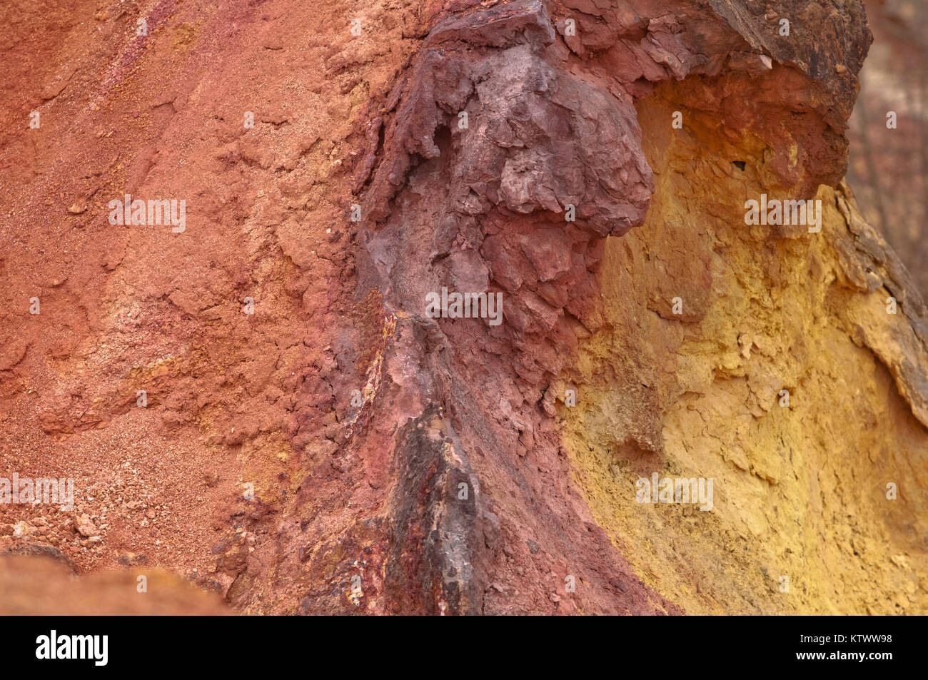 Bauxite Mining Stock Photos & Bauxite Mining Stock Images Alamy