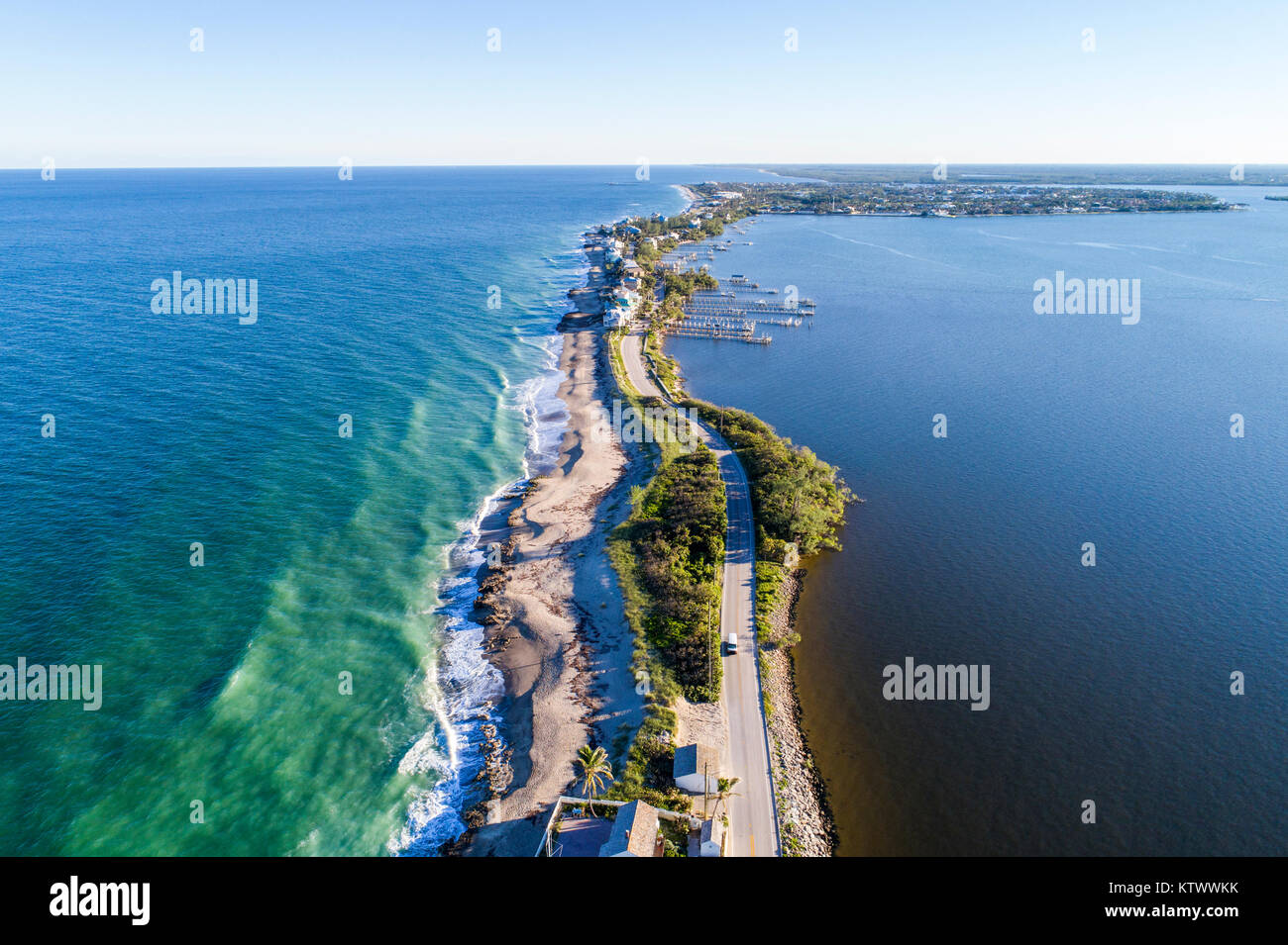 Florida Hutchinson Barrier Island,Stuart,Atlantic Ocean,Indian River Ecological Lagoon,Ross Witham Beach,Sailfish Point,aerial overhead view,barrier,F Stock Photo