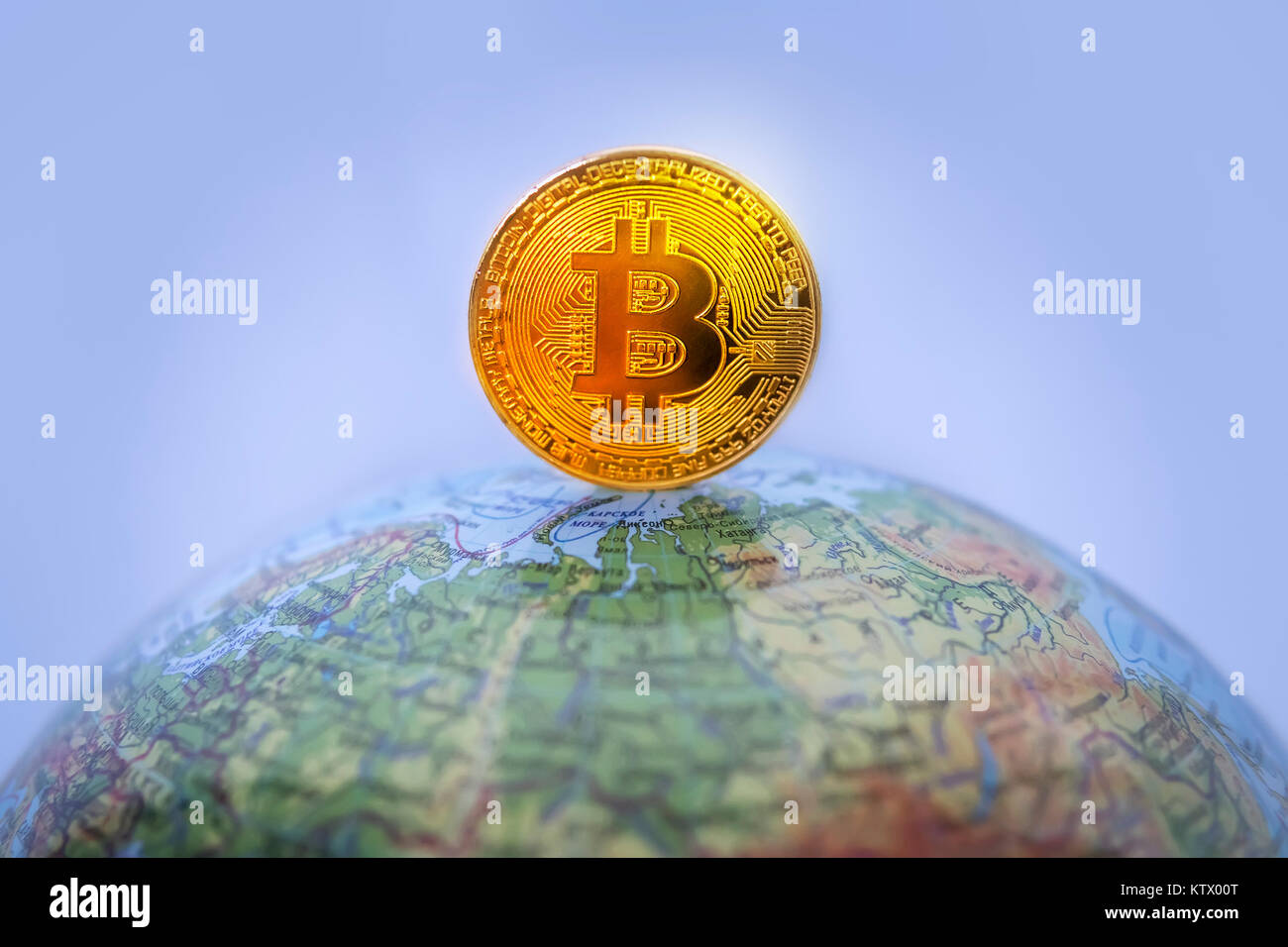 Bitcoin symbol hi-res stock photography and images - Alamy