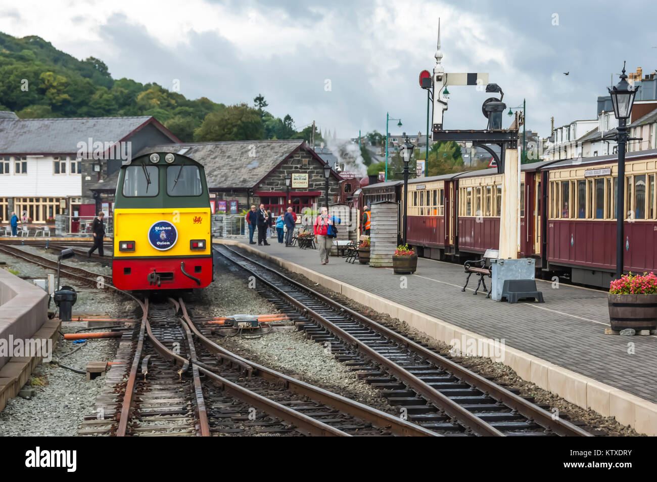 Narrow gauge Blaenau Ffestiniog railway station at Porthmadog, Llyn