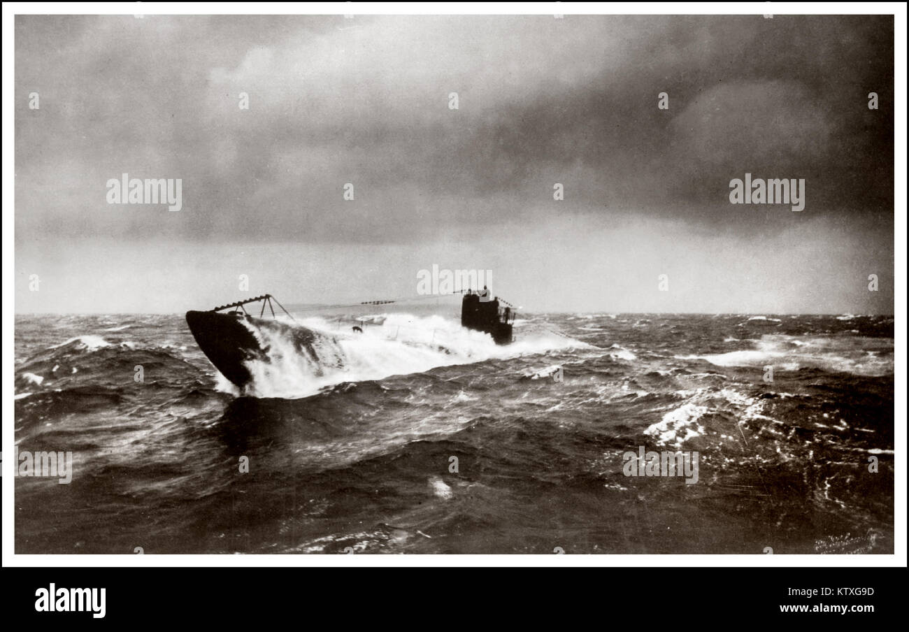 WW1 GERMAN SUBMARINE U-BOAT North Atlantic surfacing during U-Boat campaign 1914-1918. British military vessels were being sunk by German U-boats at a very alarming rate including RMS Lusitania Stock Photo