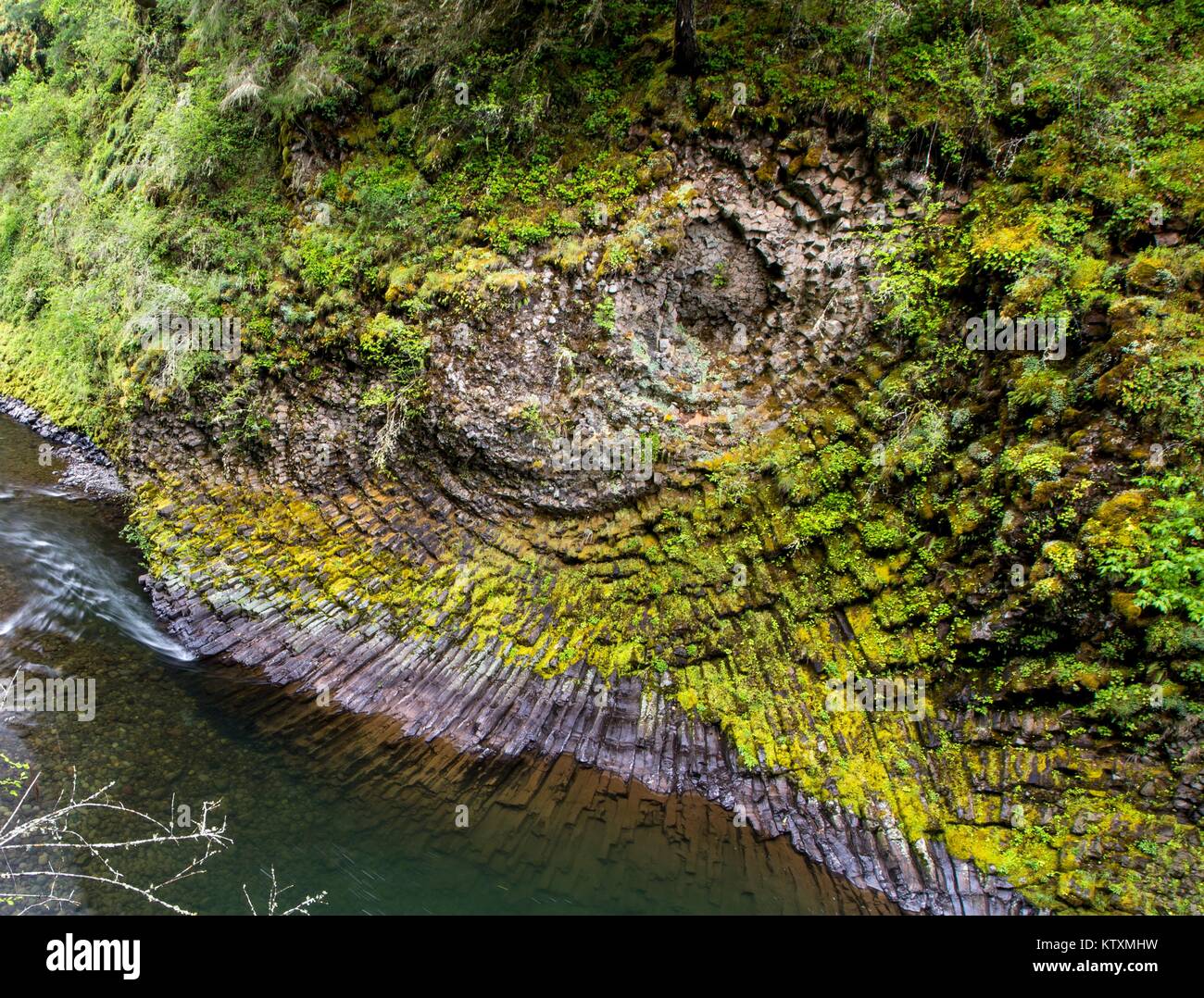 Rock formations around the Molalla Recreational River in the Molalla
