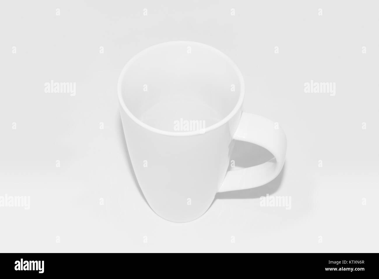 https://c8.alamy.com/comp/KTXN6R/large-white-coffee-mugcup-white-crockery-against-a-white-background100-KTXN6R.jpg