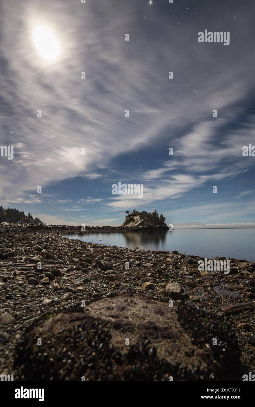 Whyte Islet Whytecliff park hi-res stock photography and images - Alamy