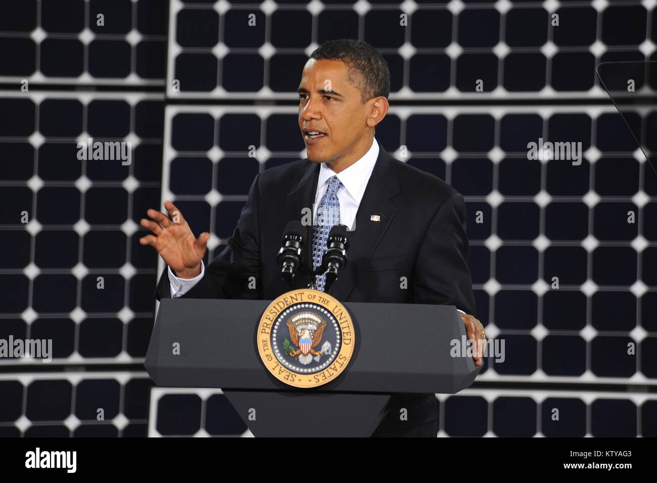 U.S. President Barack Obama speaks to U.S. Air Force soldiers at the Nellis Air Force Base May 27, 2009 in Las Vegas, Nevada. Stock Photo