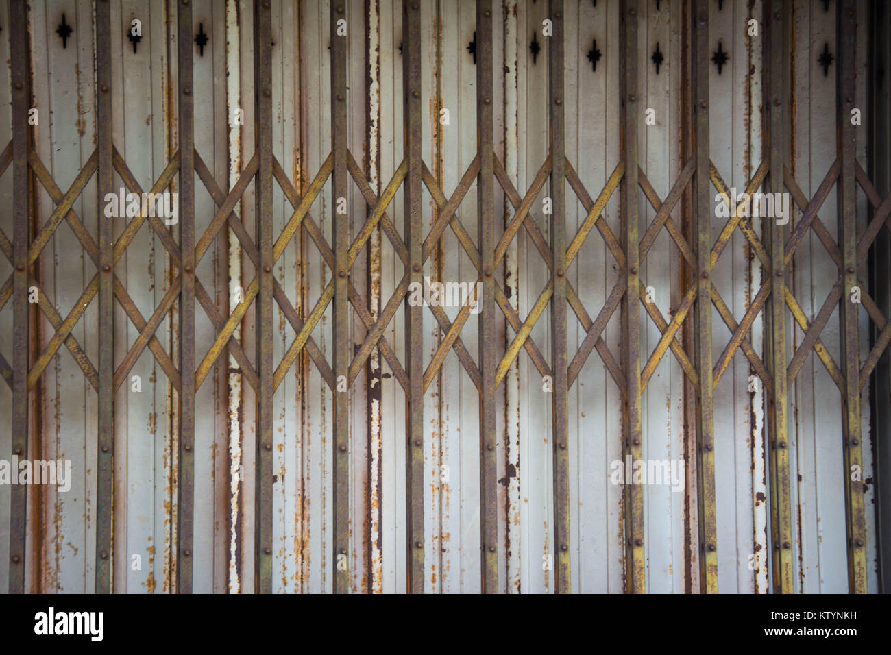 Collapsible gate hi-res stock photography and images - Alamy