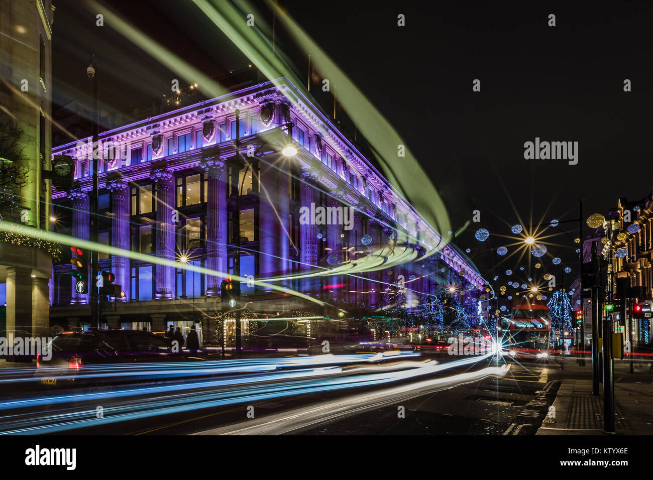 Selfridges on Oxford Street at Christmas Stock Photo Alamy