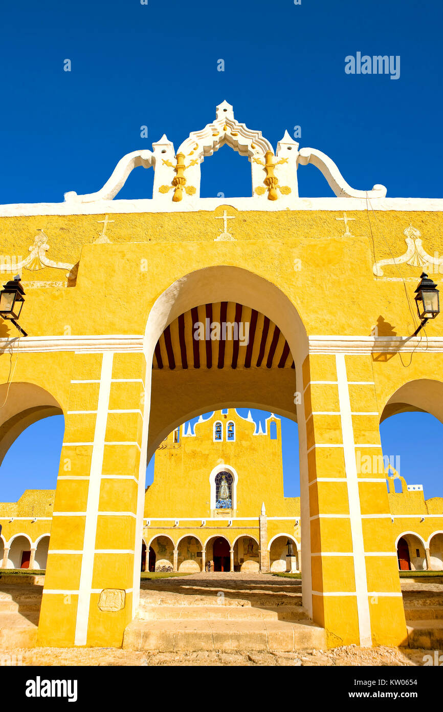 Convent of San Antonio de Padua, Izamal Stock Photo Alamy