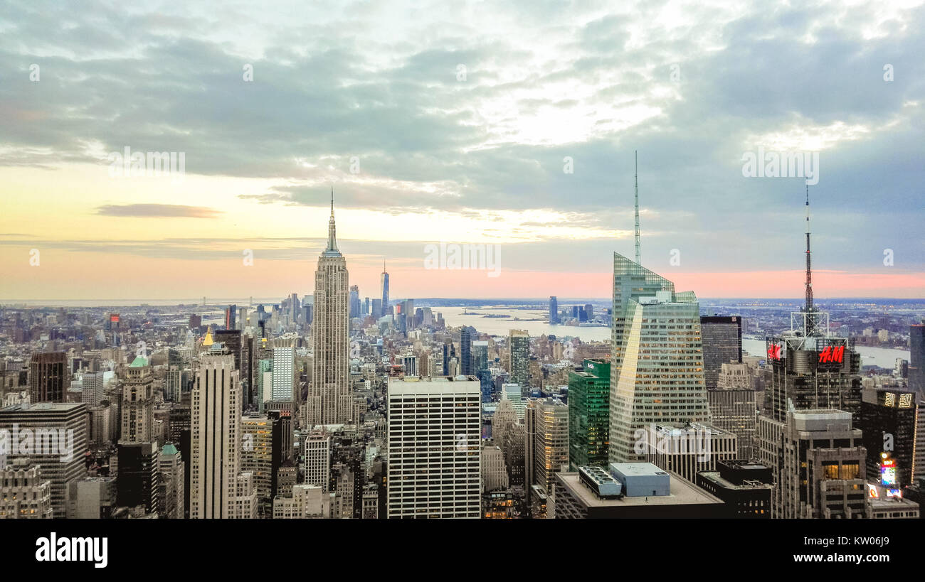 Sunset over Manhattan, New York City skyline Stock Photo - Alamy