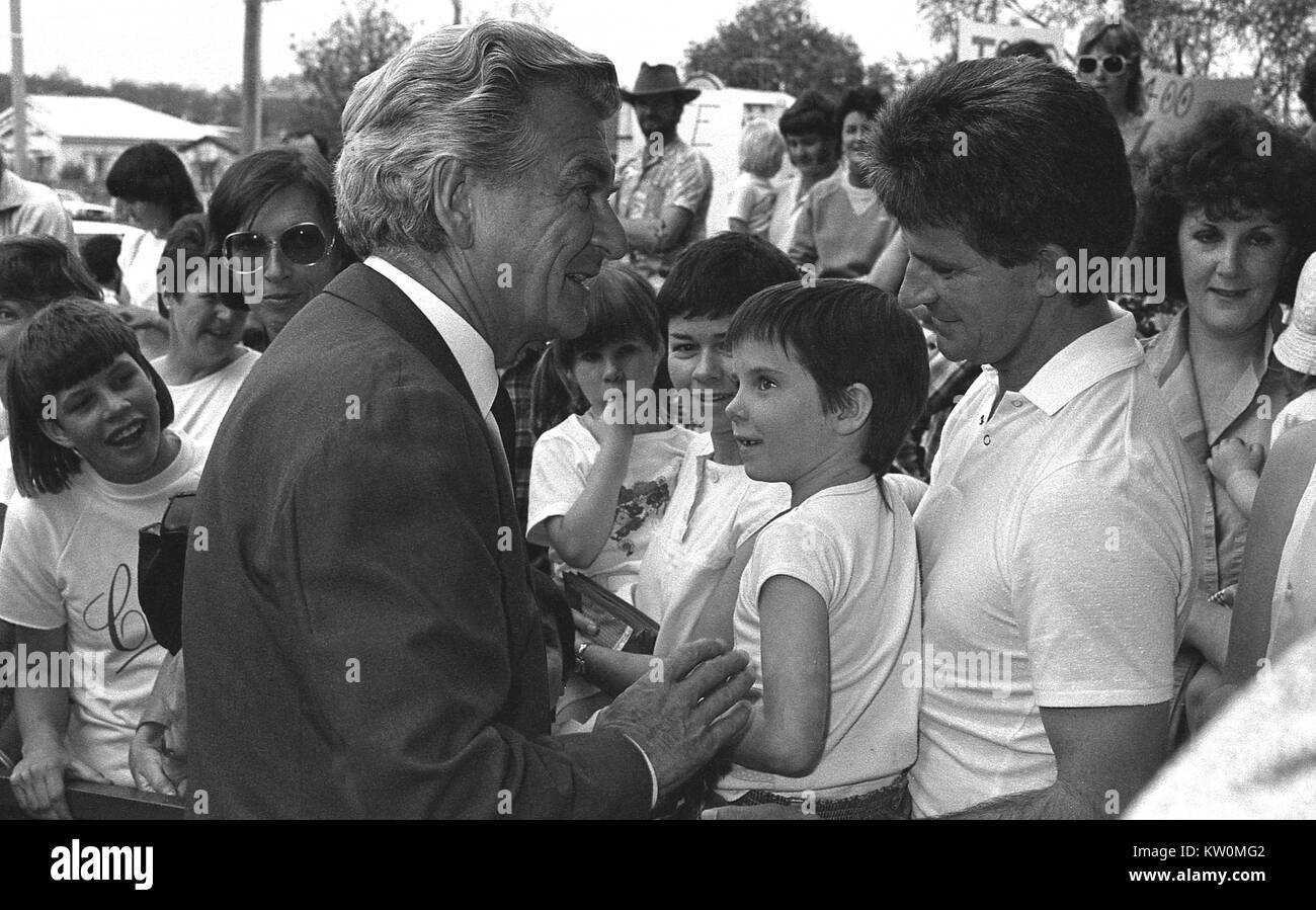 Former Australian Prime Minsiter, Bob Hawke (centre) greets people in Warwick, Queensland, Australia, 1983 Stock Photo