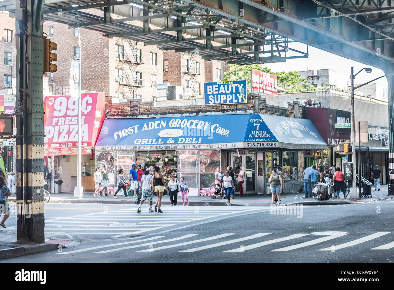 Bronx new york street hi-res stock photography and images - Alamy