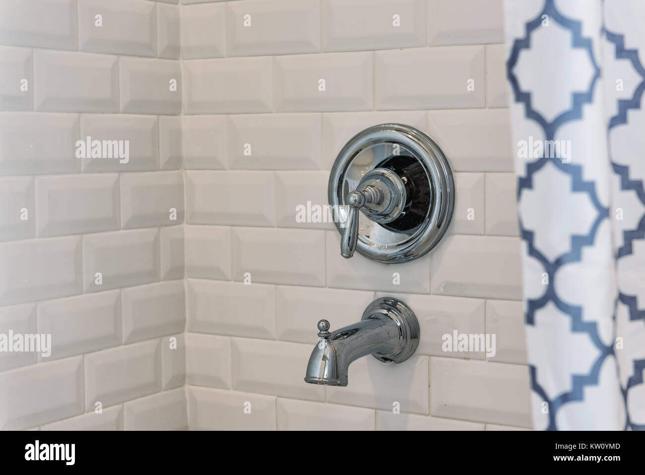 bathroom tub curtains