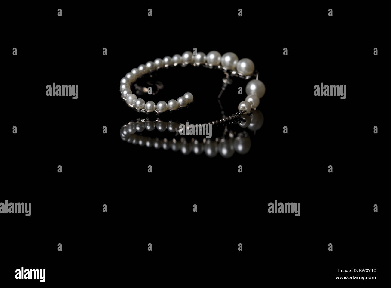 Christmas pearl hi-res stock photography and images - Alamy