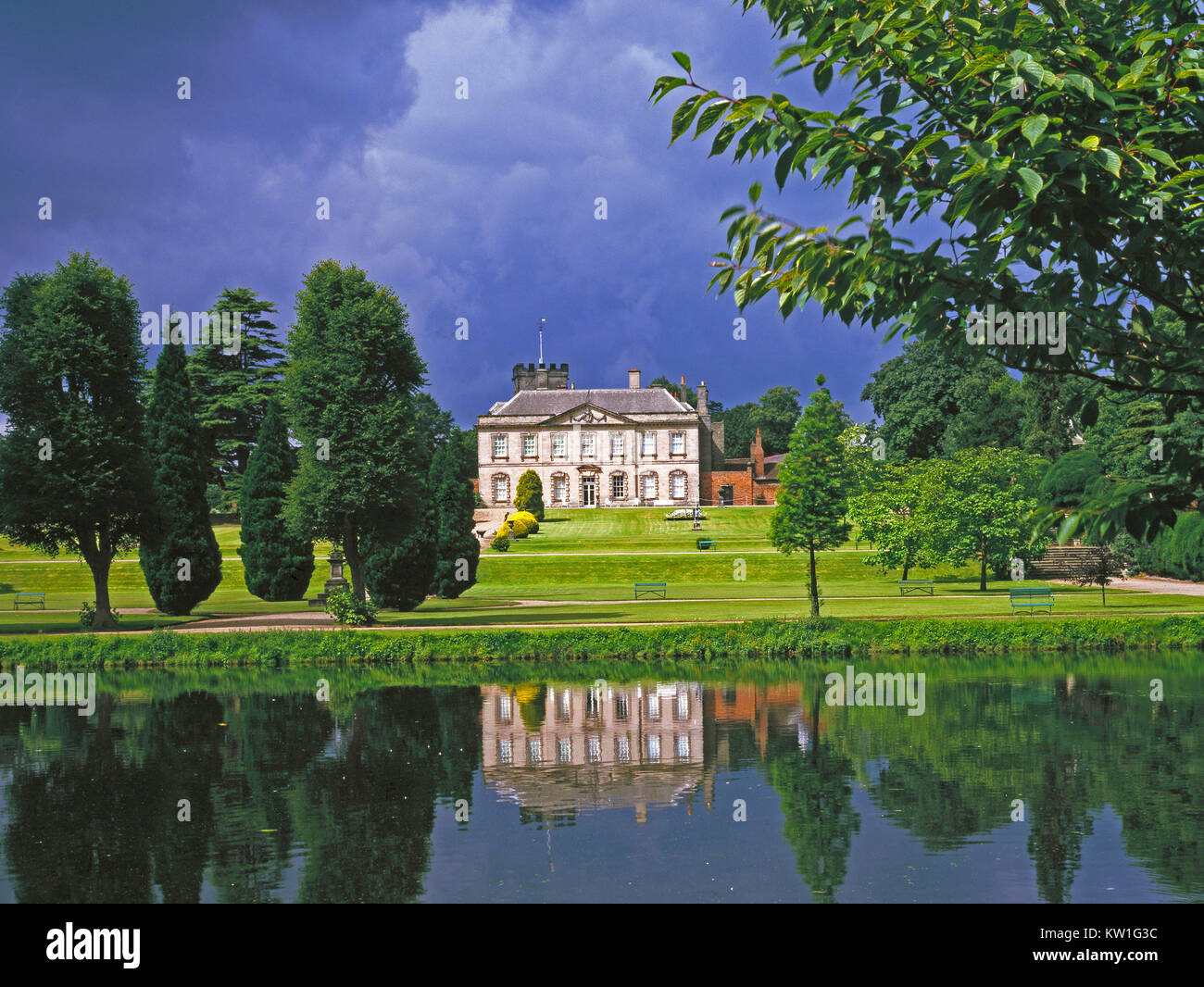 Melbourne Hall and Lake,near Derby, Derbyshire, England UK Stock Photo