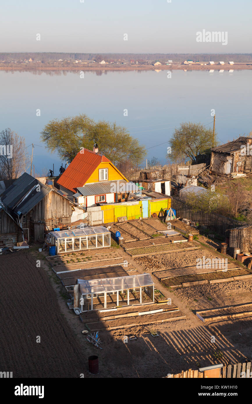 House and smallholding on the banks of the Kama River, suburban Perm