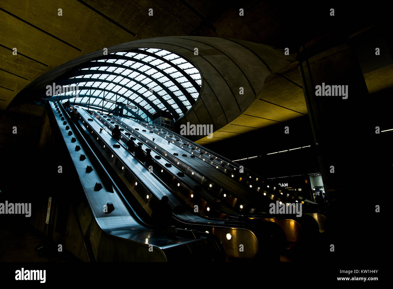 Escalators leading into Canary Wharf station on the London Underground ...