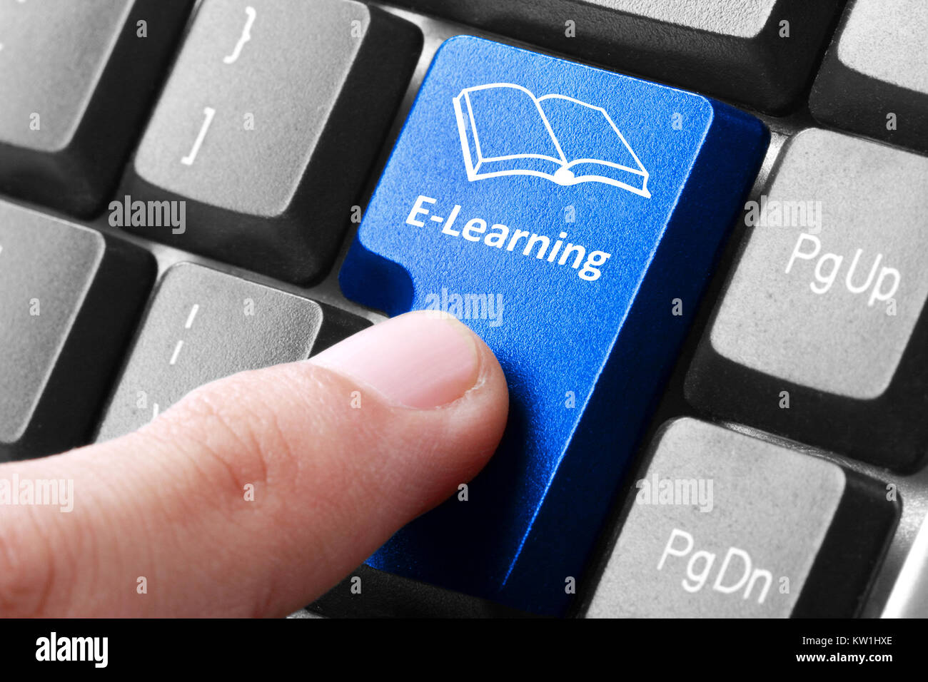 E-learning button on the keyboard Stock Photo - Alamy