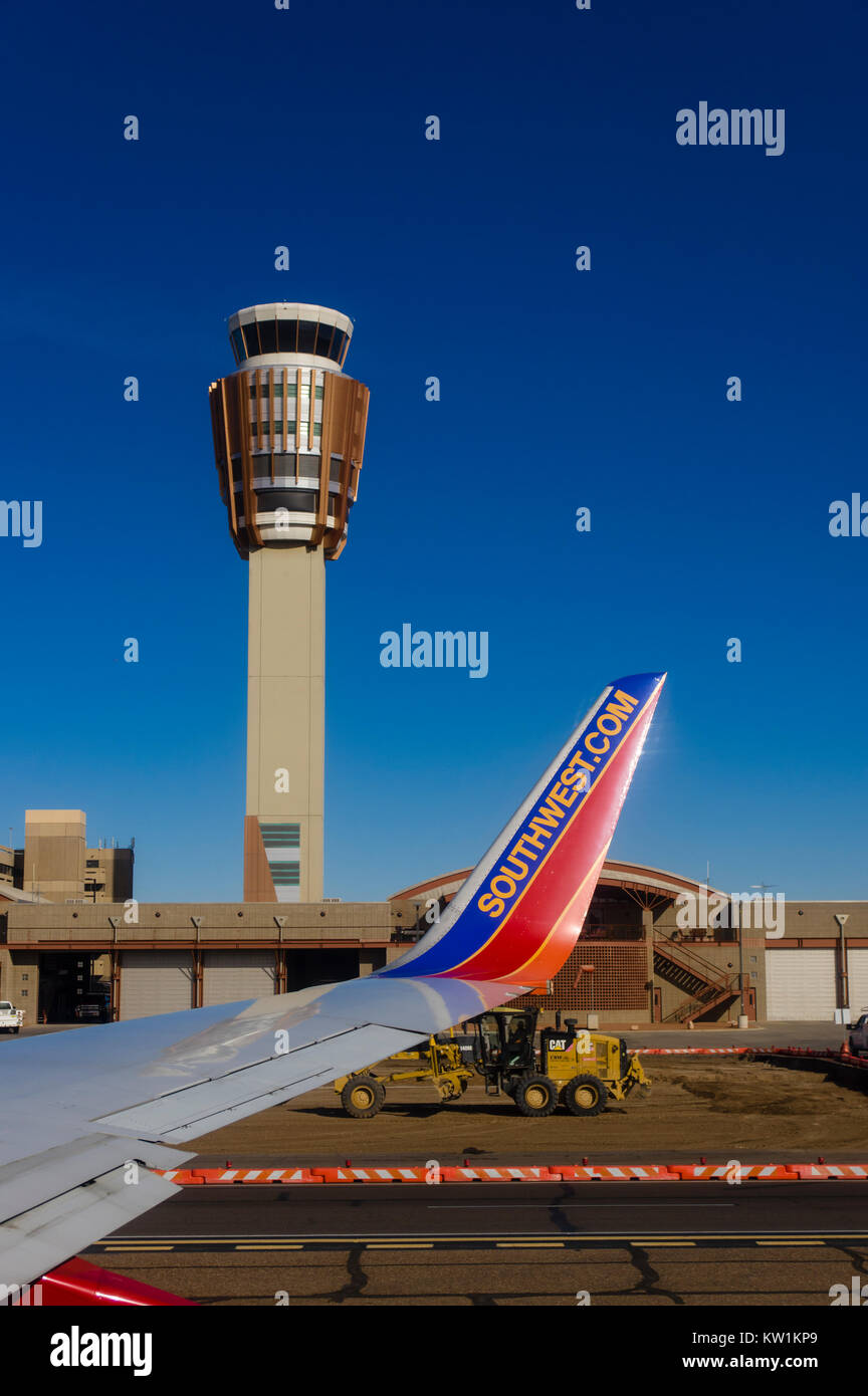 Phoenix airport airplane hires stock photography and images Alamy