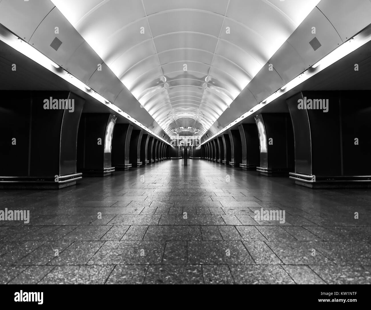 Metro architecture Black and White Stock Photos & Images - Alamy