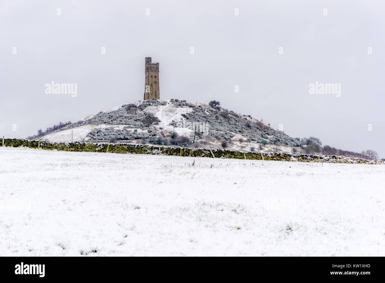 Heavy snowfall Castle Hill, Huddersfield, West Yorkshire, UK. 29th Dec, 2017. Credit: CARL DICKINSON/Alamy Live News Stock Photo