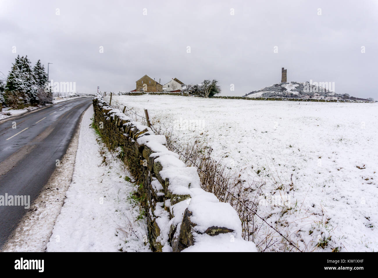 Heavy snowfall Castle Hill, Huddersfield, West Yorkshire, UK. 29th Dec, 2017. Credit: CARL DICKINSON/Alamy Live News Stock Photo