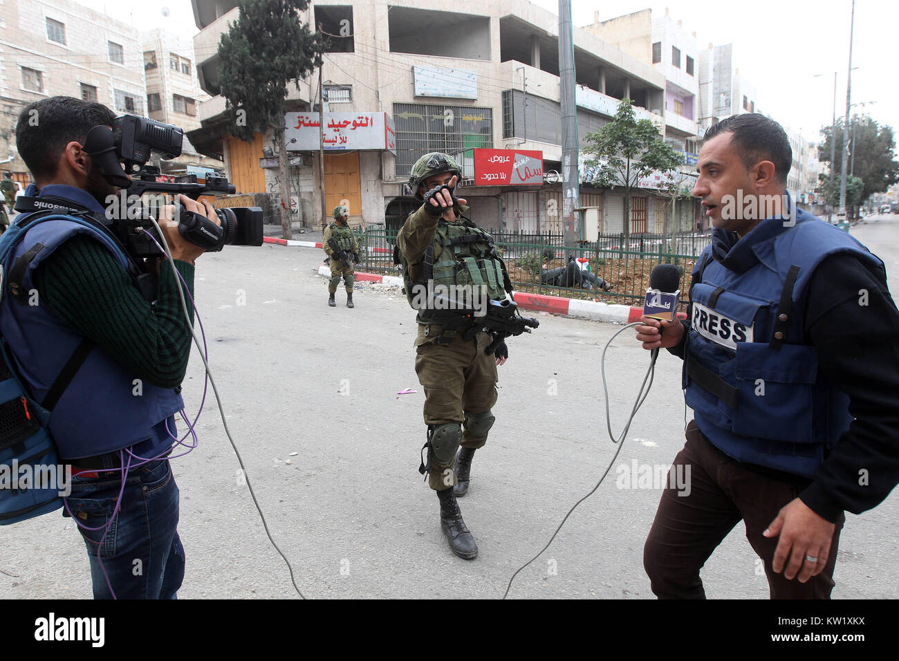 Hebron, West Bank, Palestinian Territory. 29th Dec, 2017. Palestinian