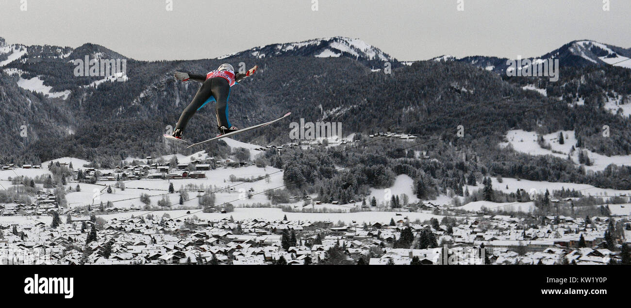 Oberstdorf, Germany. 29th Dec, 2017. The Norwegian ski jumper Daniel-Andre Tande trains his jump during the Four Hills Tournament in Oberstdorf, Germany, 29 December 2017. Credit: Angelika Warmuth/dpa/Alamy Live News Stock Photo