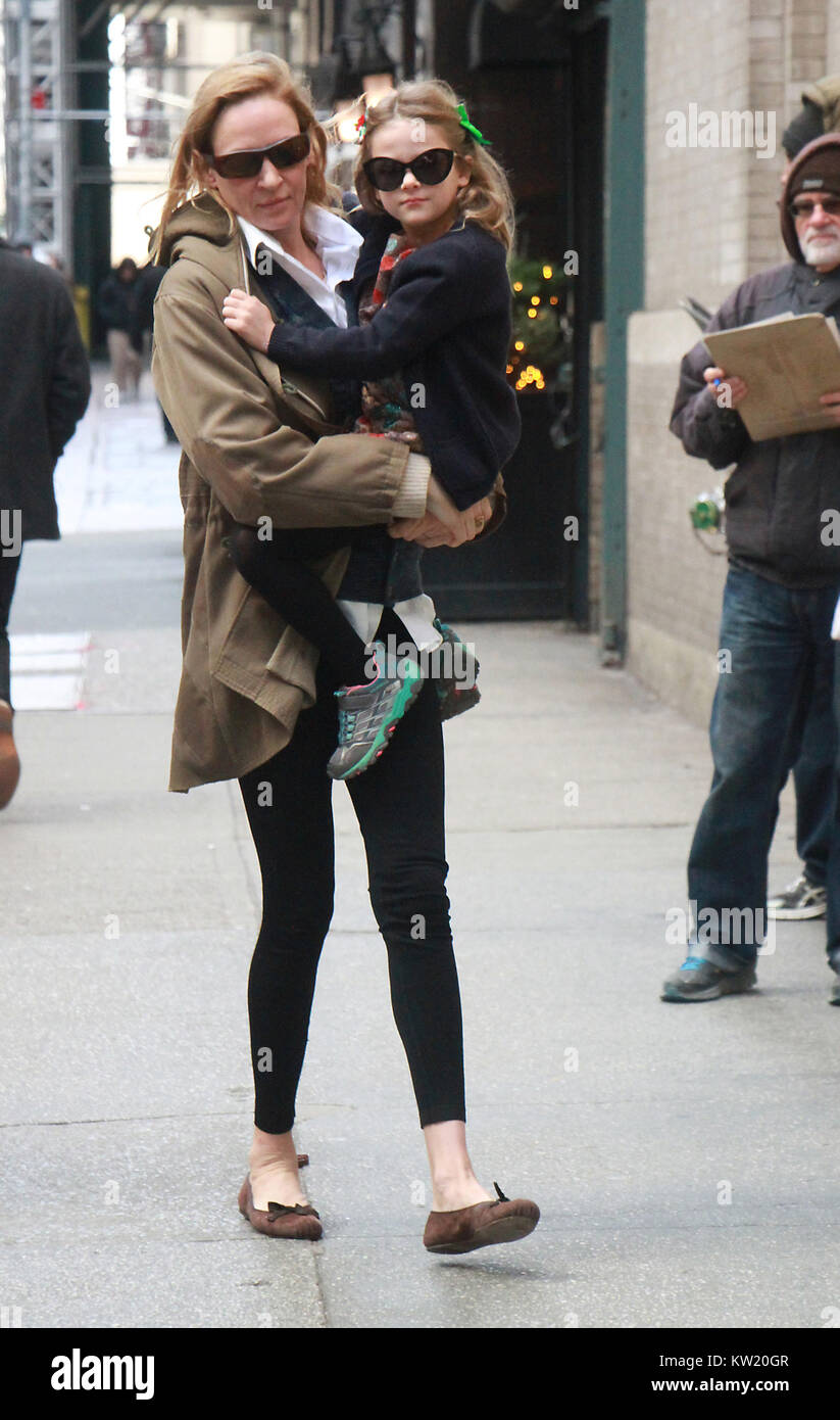 New York, NY, USA. 29th Dec, 2017. Uma Thurman and daughter Rosalind